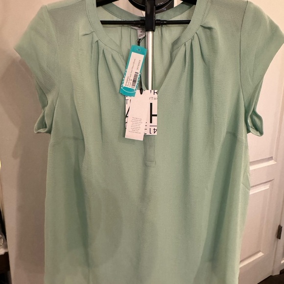 Mint Green Women's Top - Picture 2 of 8